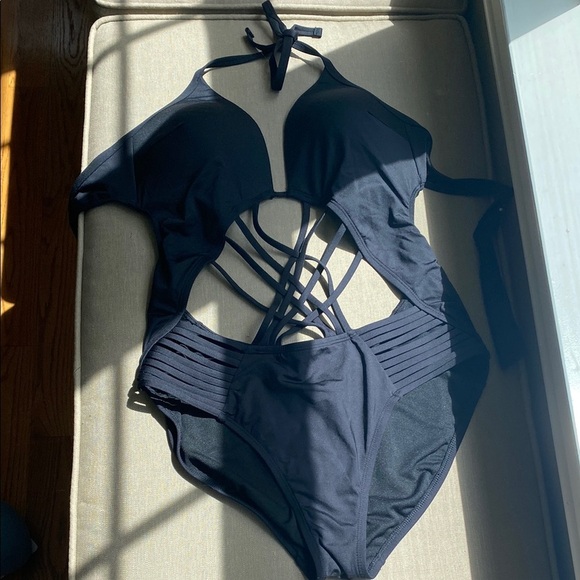 Kenneth Cole Women’s Black Strappy Cutout Halter One Piece Swimsuit XL - Picture 3 of 9